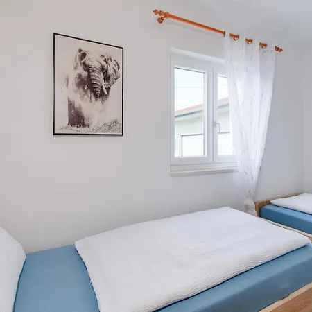 Apartamento Kuca Koza-apartment Marijana Punat